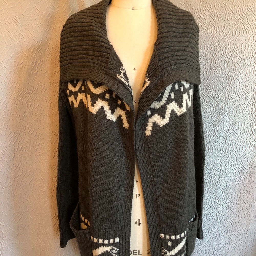 Urban outfitters JJ basics Size M open sweater